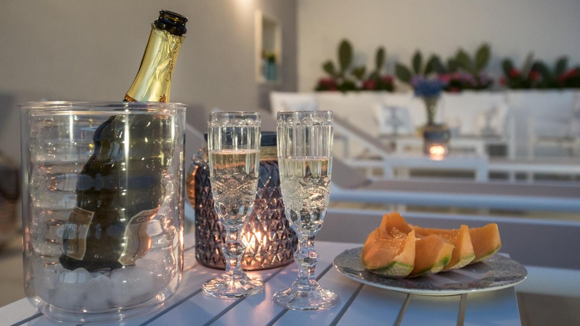 Palazzo Perla Bed & Breakfast กัลลีโปลี ภายนอก รูปภาพ