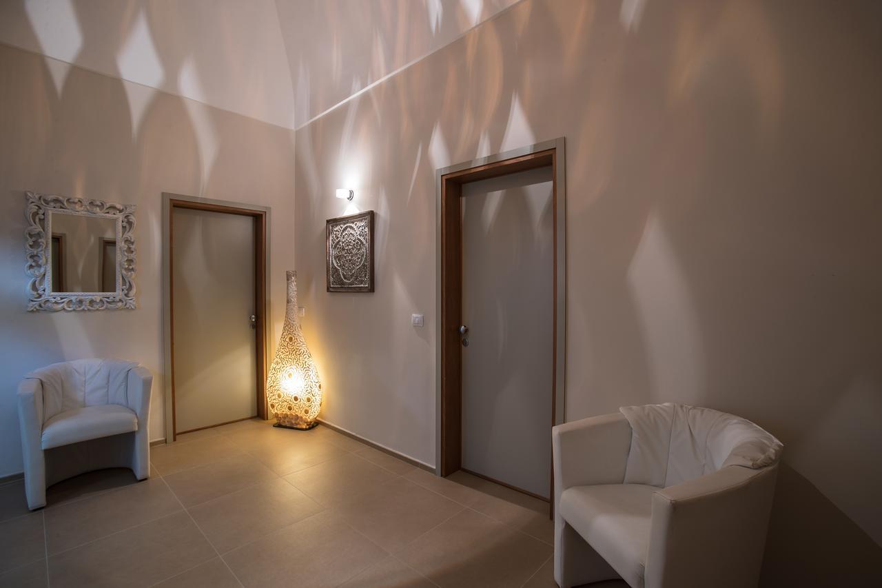 Palazzo Perla Bed & Breakfast กัลลีโปลี ภายนอก รูปภาพ
