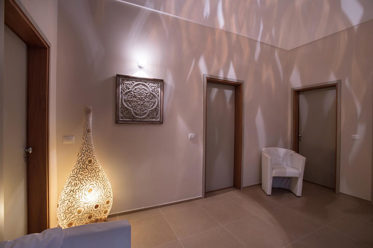 Palazzo Perla Bed & Breakfast กัลลีโปลี ภายนอก รูปภาพ