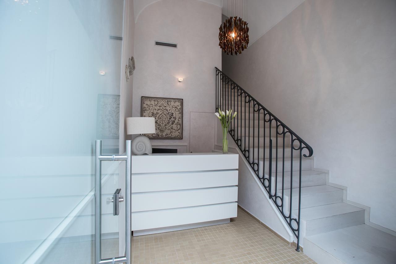 Palazzo Perla Bed & Breakfast กัลลีโปลี ภายนอก รูปภาพ