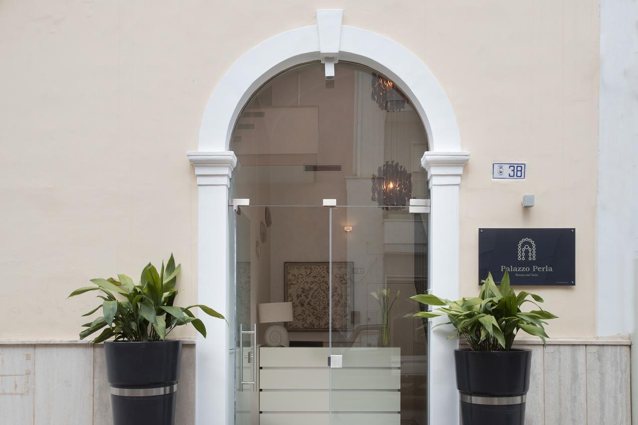 Palazzo Perla Bed & Breakfast กัลลีโปลี ภายนอก รูปภาพ