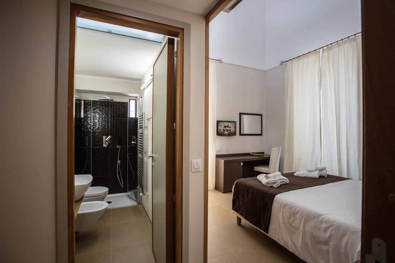 Palazzo Perla Bed & Breakfast กัลลีโปลี ภายนอก รูปภาพ
